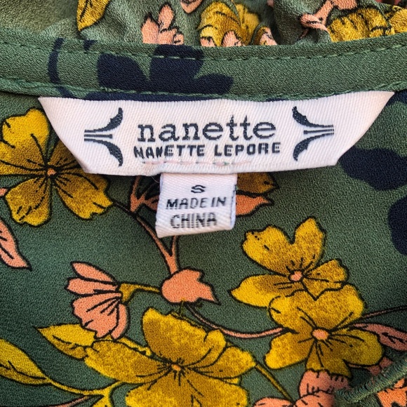 💚 NWT Nanette Lepore  Lora Button Down Top - Size Small 💚 - Picture 4 of 9